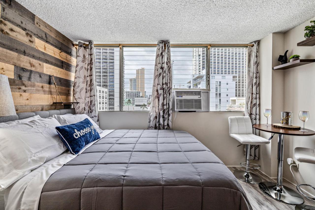 Modern Waikiki Condo Perfect For Beach Getaway! Honolulu Bagian luar foto