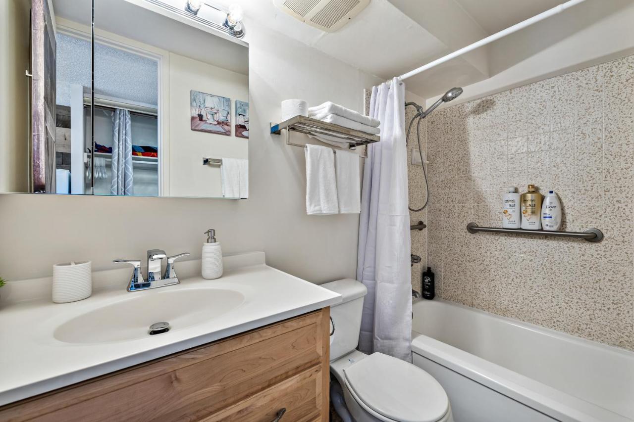 Modern Waikiki Condo Perfect For Beach Getaway! Honolulu Bagian luar foto