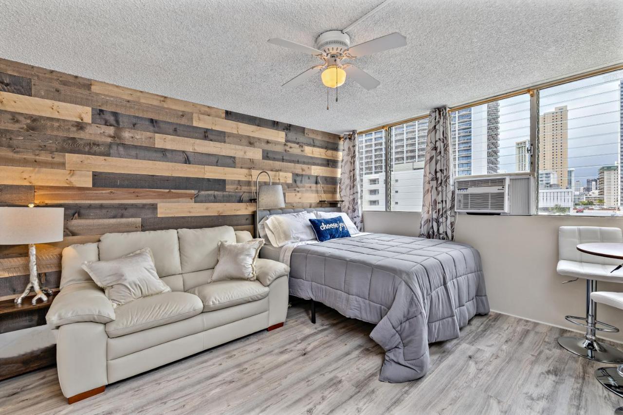Modern Waikiki Condo Perfect For Beach Getaway! Honolulu Bagian luar foto