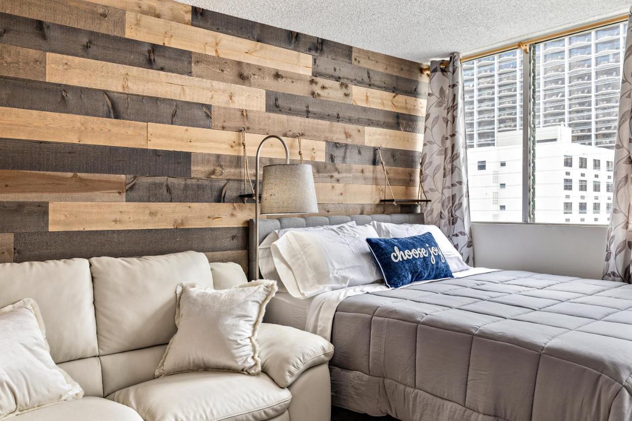 Modern Waikiki Condo Perfect For Beach Getaway! Honolulu Bagian luar foto
